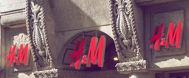 Von der Sonne geküsst: Diese H&M-Kleider lassen dich brauner wirken