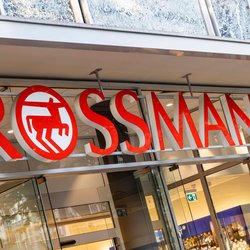 Glanzvolle Augenblicke: Rossmanns 3-Euro-Highlight für dein Festtags-Make-up