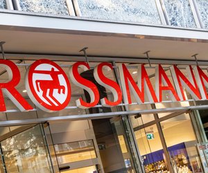 Glanzvolle Augenblicke: Rossmanns 3-Euro-Highlight für dein Festtags-Make-up