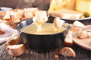 Käsefondue vegetarisches weihnachtsessen Käsefondue vegetarisches weihnachtsessen