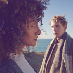 Floodlighting: Der neue Dating-Trend macht dich zum Mittelpunkt – ob du willst oder nicht