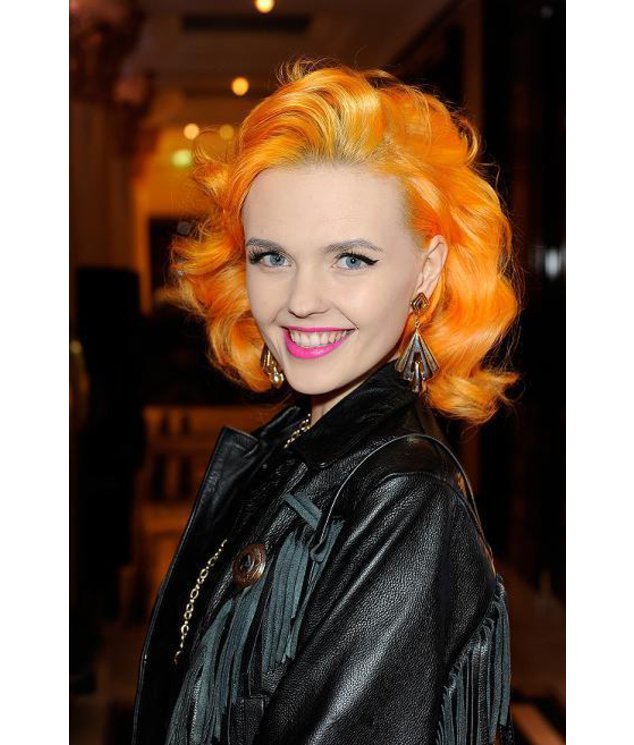 Bonnie Strange posiert auf einem Event. Bonnie Strange posiert auf einem Event.