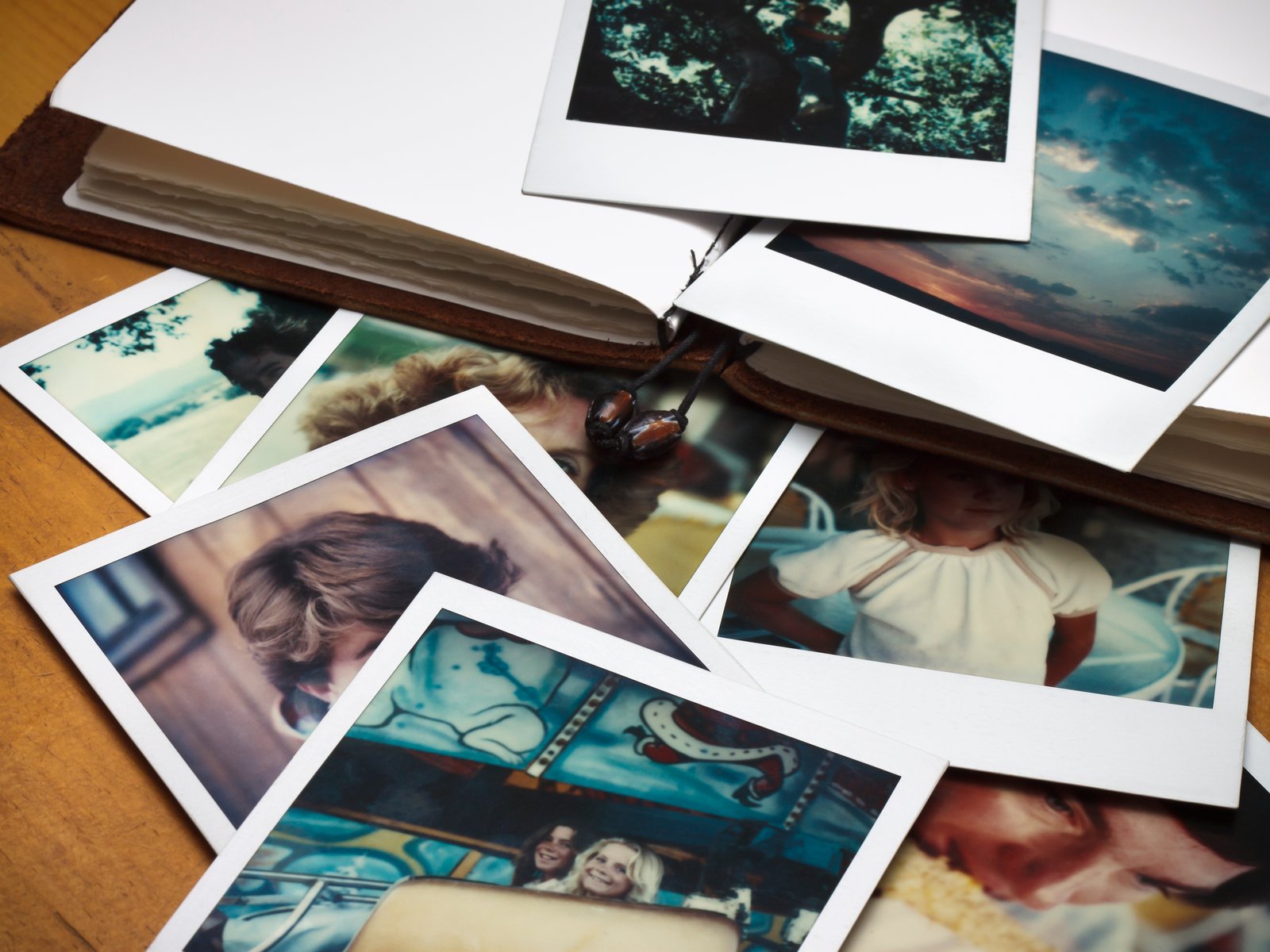 Scrapbooking Ideen mit Mini Polaroid Bildern