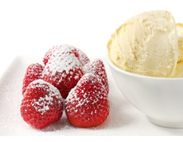 Vanille-Eis mit Erdbeeren Vanille-Eis mit Erdbeeren