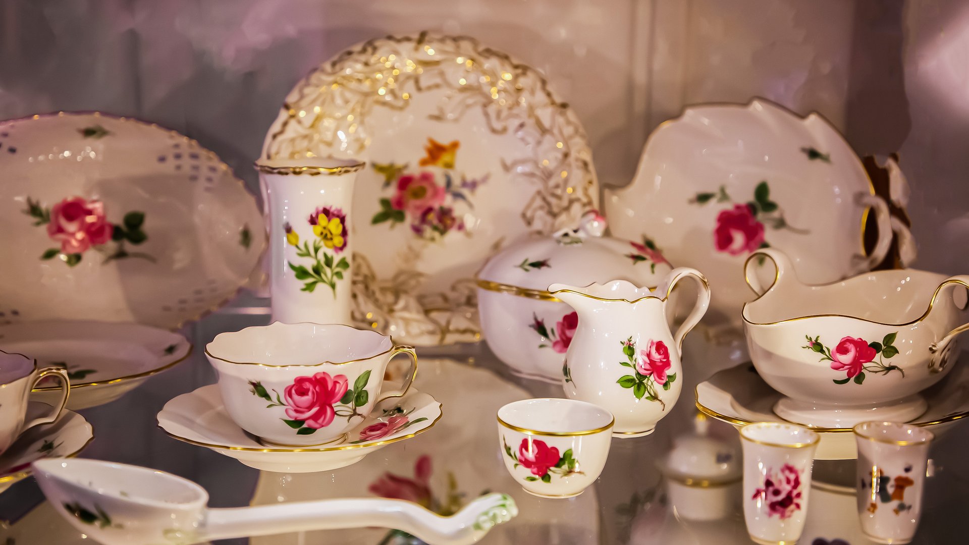 Dieses-Geschirr-von-Oma-ist-wertvoller-als-du-denkst