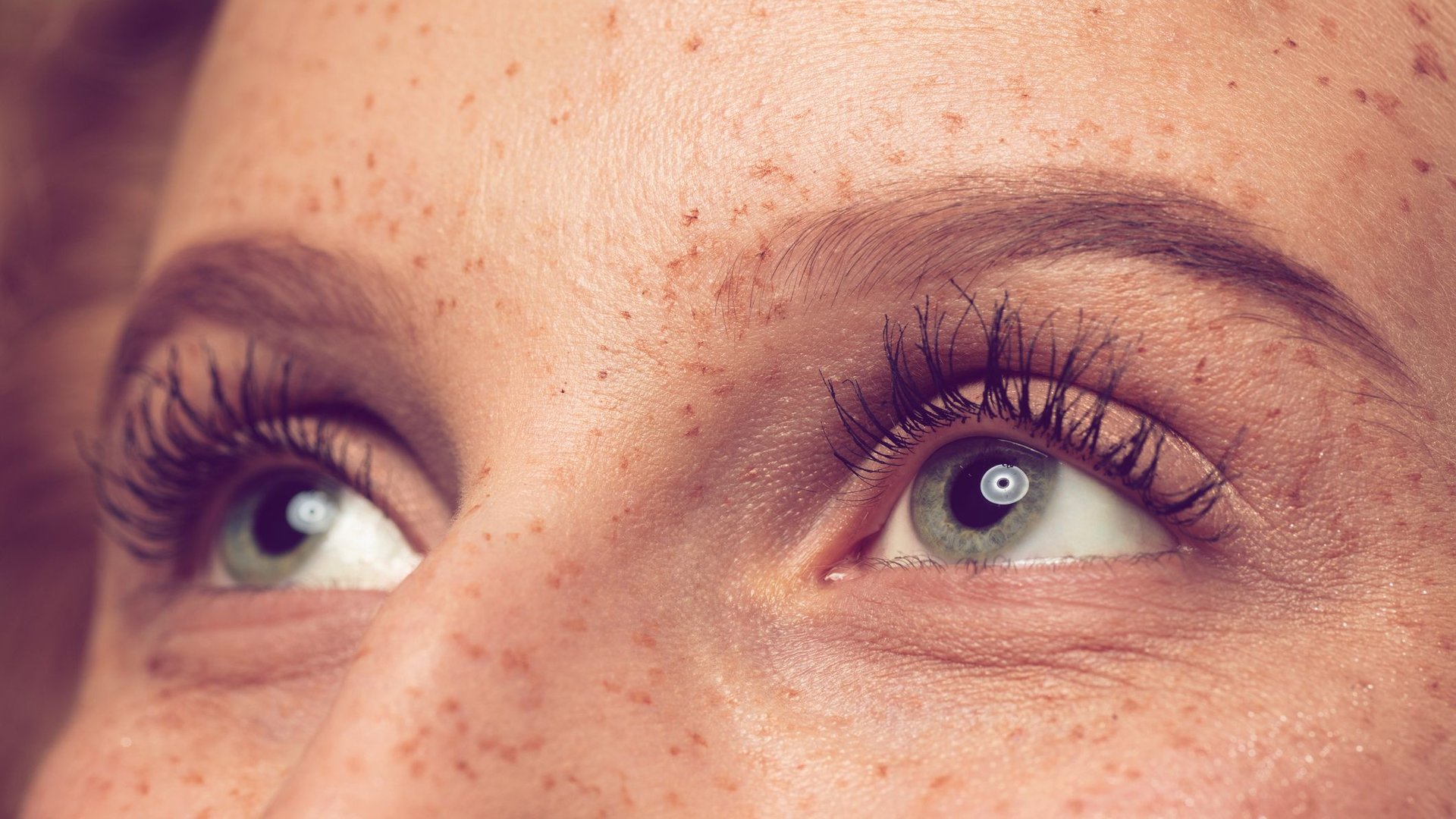 DIY-Wimpernserum-selbst-machen-Volle-Wimpern-von-zuhause-aus