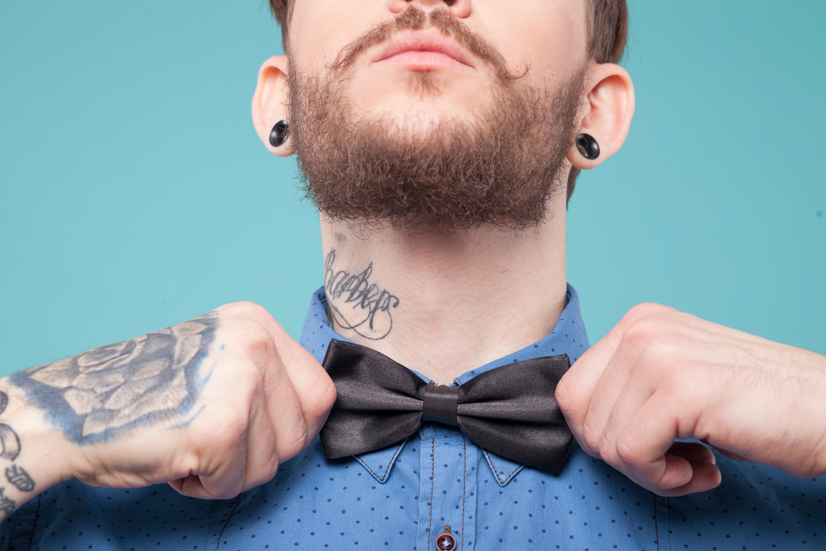Ist ein Tattoo am Hals wirklich eine gute Idee?