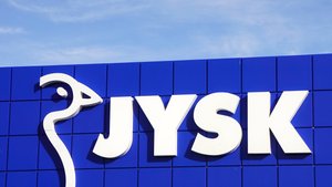 Dieser Jysk-Lichterbaum verwandelt deinen Garten in ein Wintermärchen