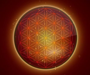 Lebensblumen-Tattoo: So vielseitig lässt sich das geometrische Motiv stechen