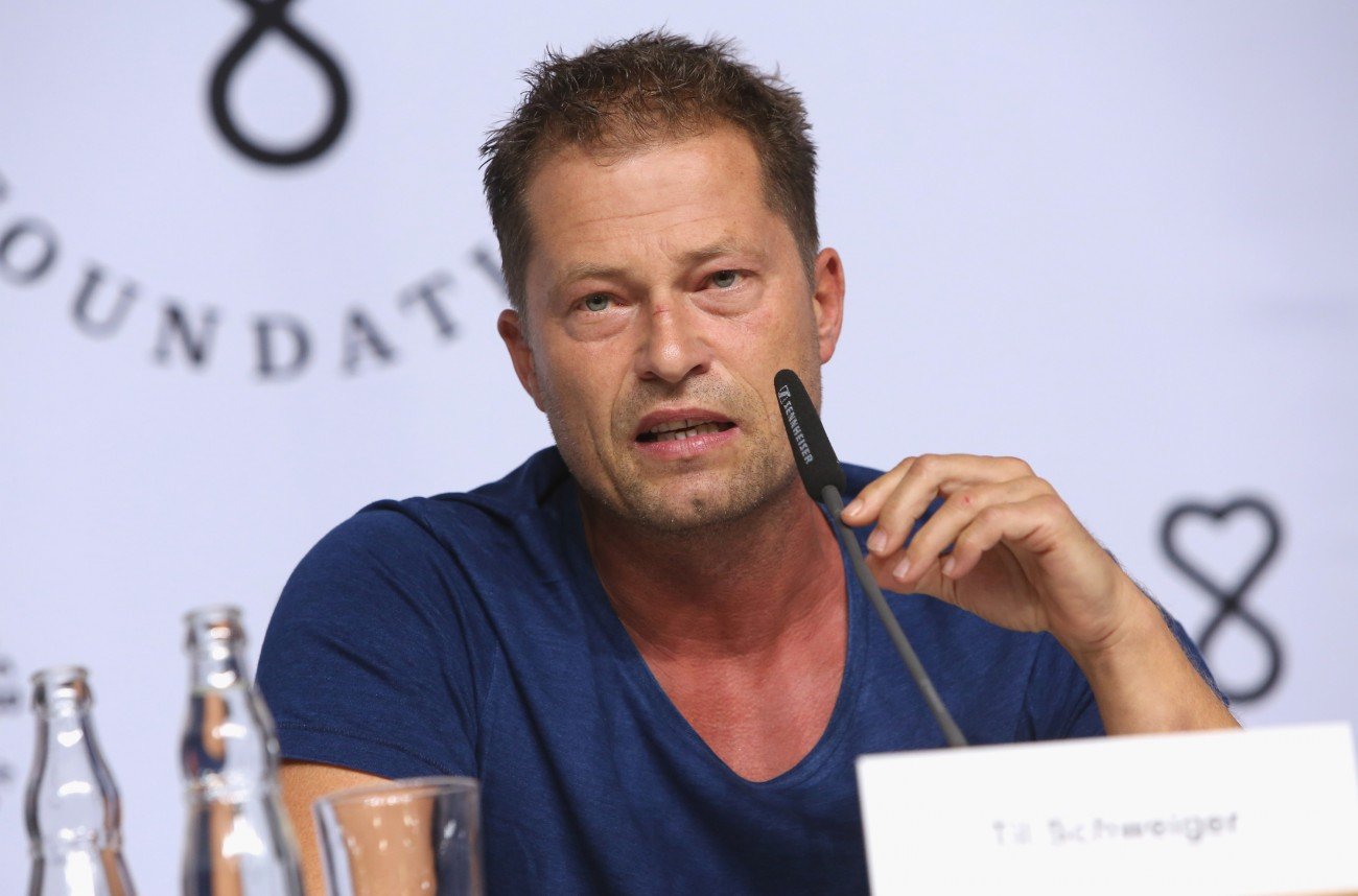 Til Schweiger bei einer Pressekonferenz in Berlin Til Schweiger bei einer Pressekonferenz in Berlin