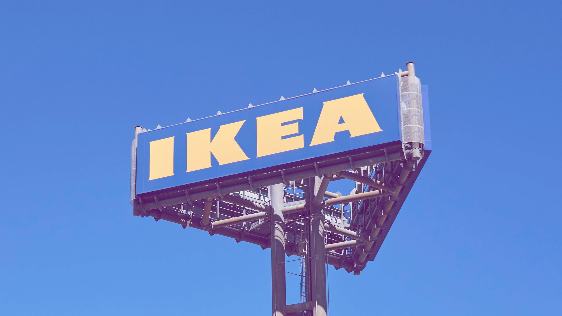 Ob-drinnen-oder-drau-en-Dieser-Couchtisch-von-Ikea-passt-einfach-berall