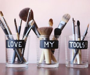 Make-up-Pinsel reinigen: So einfach geht's