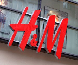 Cool wie Jennifer Lawrence: Mit diesen H&M-Teilen stylst du ihr lässiges Outfit nach