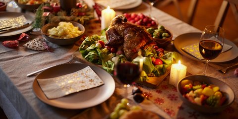 Schokoladige Weihnachten: Dieser 3-Euro-Baumschmuck von Ernsting's family  ist perfekt fr Pralinenfreunde