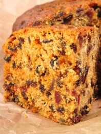 Weihnachtlicher Früchtekuchen schmeckt lecker. Weihnachtlicher Früchtekuchen schmeckt lecker.