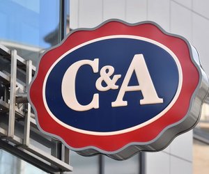 Dieser C&A-Cardigan in Rosa passt perfekt zu Luna Lovegood