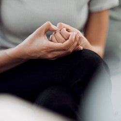 Triggerwarnung erklärt: Warum sie wichtig ist und wann sie genutzt wird