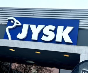 Dieser günstige Jysk-Korb hilft dir, dein Zuhause stilvoll zu organisieren