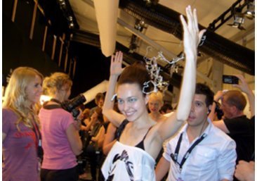 Ein Model von scherer Gonzalez bei der Fashion Week Ein Model von scherer Gonzalez bei der Fashion Week