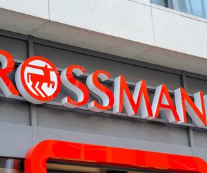 Bei Rossmann gibt es jetzt einen praktischen Rucksack mit Laptopfach für die Uni und Co.