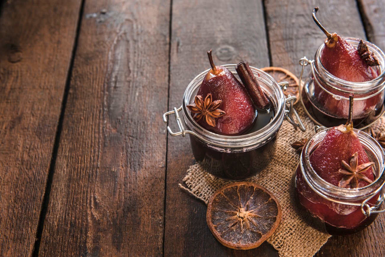 Eingelegte Birnen als Weihnachtsdessert Eingelegte Birnen als Weihnachtsdessert