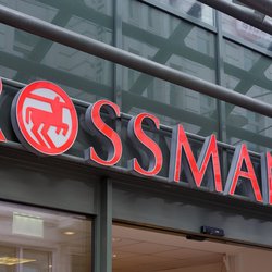Festliche Highlights: Rossmann bringt LED-Weihnachtsbaumkerzen im 15er-Set