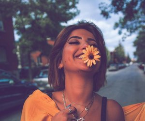 Summer Garden Nails: Mit diesem süßen Nageldesign feiern wir den Spätsommer in vollen Zügen