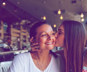 Mamas Lieblinge: Diese 3 Sternzeichen haben die innigste Beziehung zur Mutter