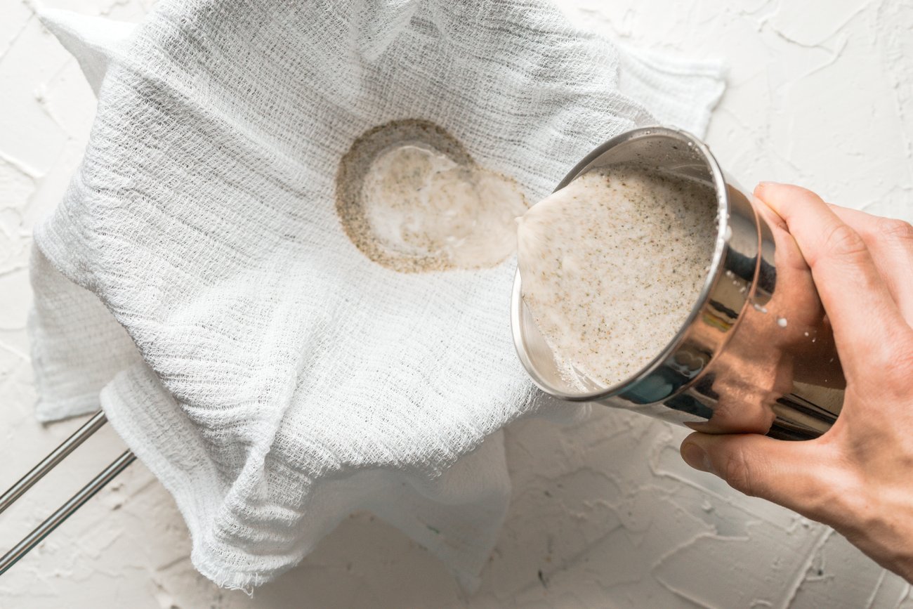 Hanfmilch aus Hanfsamen Hanfmilch aus Hanfsamen