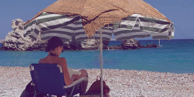 Koffer voller Nervenkitzel: 7 Thriller, die mit in deinen Urlaub müssen