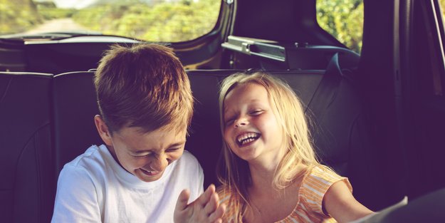Reisespiele für Kinder: Die besten Spiele für die Autofahrt