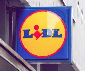 Mit dem Ampelschirm von Lidl zieht Urlaubsfeeling in deinen Garten ein
