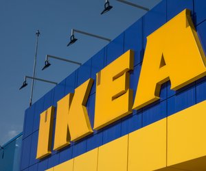 Diesen Dekospiegel in Kupfer gibt es bei Ikea zum Schnäppchenpreis