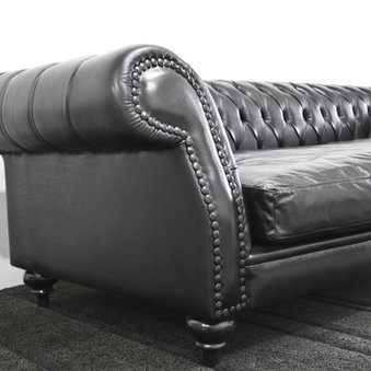 Das Chesterfield Sofa ist bequem und elegant