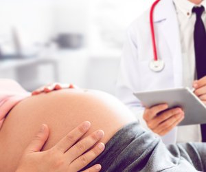 Polyhydramnion in der Schwangerschaft: Ursachen, Symptome und Behandlung
