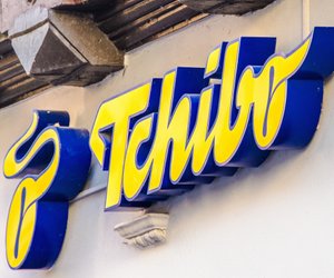 Multitalent von Tchibo: Diese Kombi aus Ablage, Spiegel und Kleiderstange musst du sehen