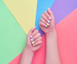 Mehrfarbige Nägel: Warum wir „Rainbow Nails“ so lieben