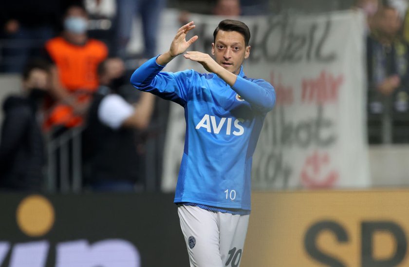Stars Promis überfallen ausgeraubt Mesut Özil