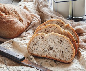 Besonders praktisch im Sommer: 5 Tricks, mit denen Brot nicht so schnell schimmelt