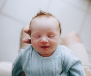 Kopfgneis entfernen: Dos und Don'ts bei der Eigenbehandlung deines Babys