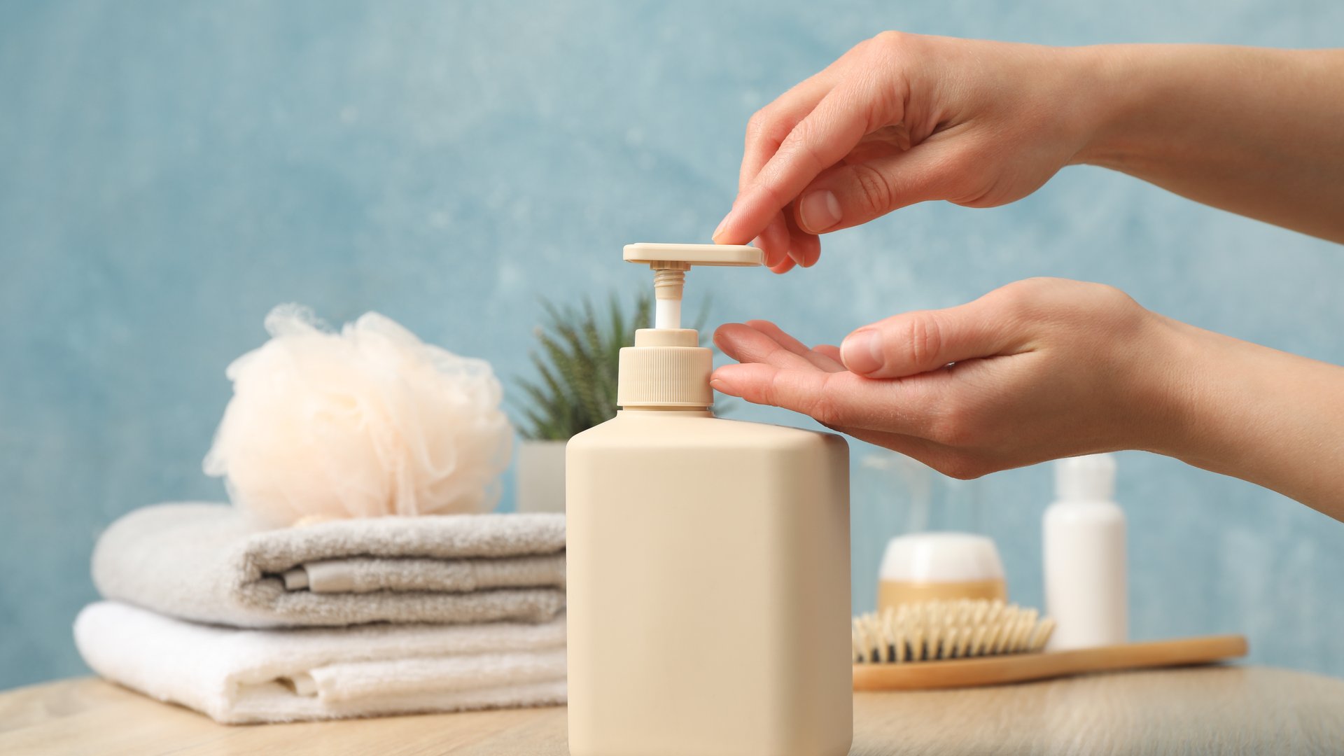 Weniger-Flaschen-weniger-Kosten-Putzen-geht-auch-mit-Shampoo