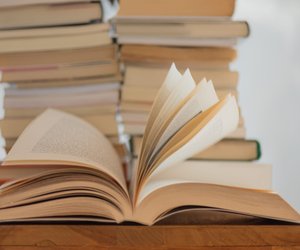 Schulbücher einbinden: So gehen deine Bücher nicht kaputt