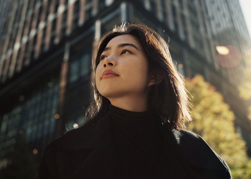 Psychologie: 5 alarmierende Signale, dass dein Date dich mit Love Bombing manipuliert