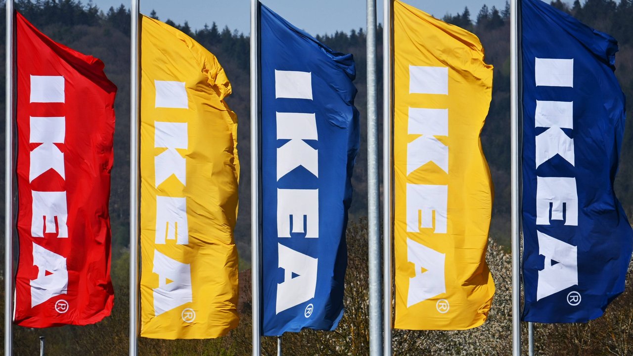 Bei Ikea bekommst du jetzt eine moderne und stilvolle Vase.