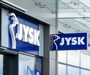Balkonfrühstück leicht gemacht: Entdecke den praktischen Tabletttisch von Jysk