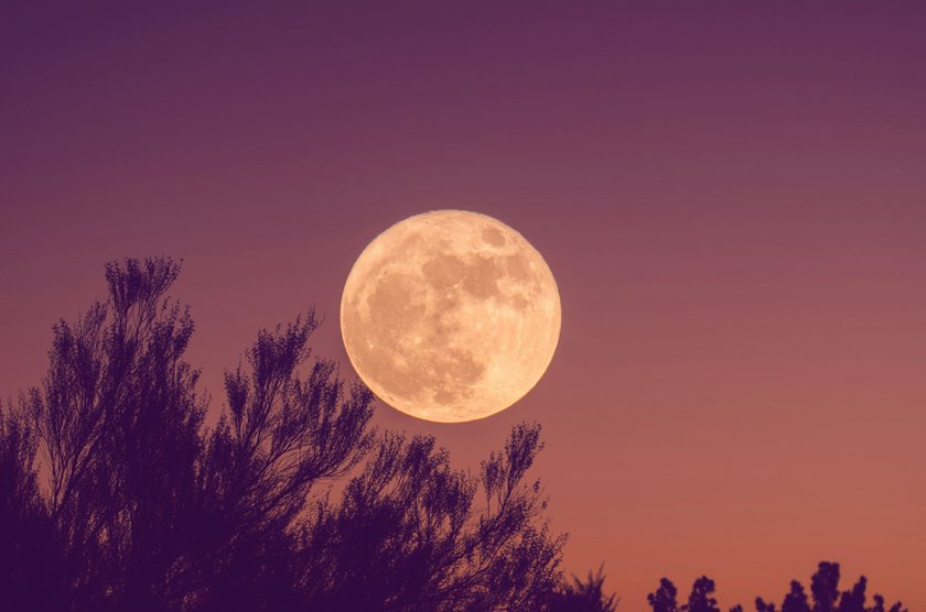 Vollmond am Nachthimmel