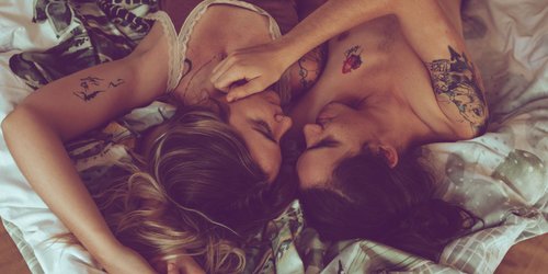 Was uns wirklich beim Sex ausbremst – und wie wir diese Unsicherheiten endlich loswerden