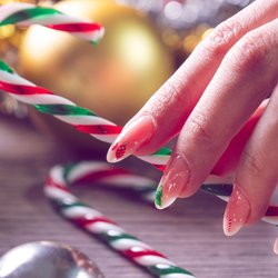 Weihnachtsnägel: Die 19 schönsten Nageldesigns für die Feiertage