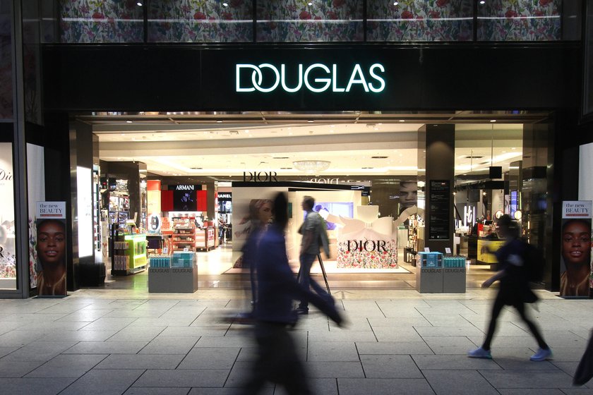 H&M, Zara & Co.: Diese Geschäfte verschwinden jetzt aus deiner Innenstadt - Douglas