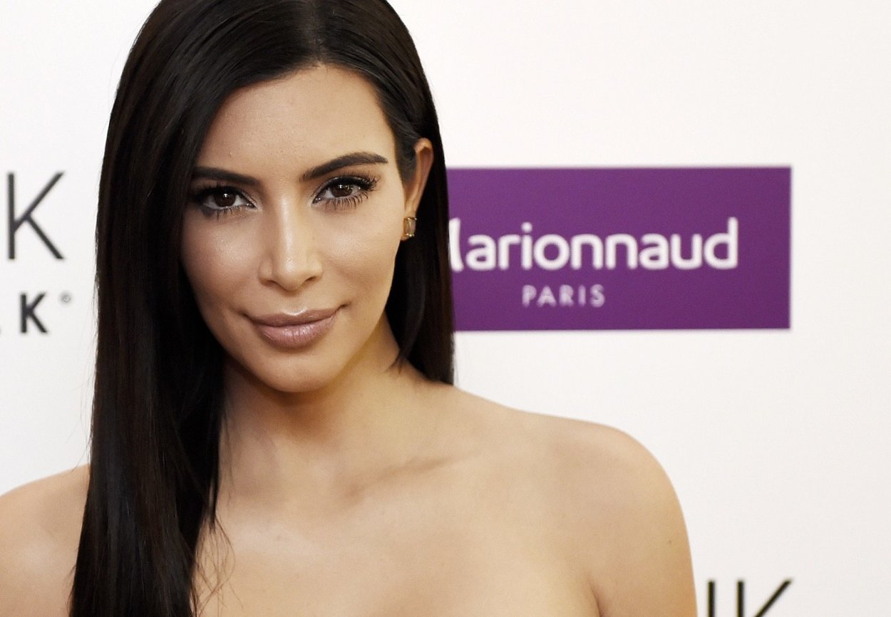 Draping bei Kim Kardashian Draping bei Kim Kardashian